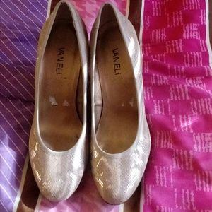 VAN ELi Suede Wedge Pump Size 7 1/2 N